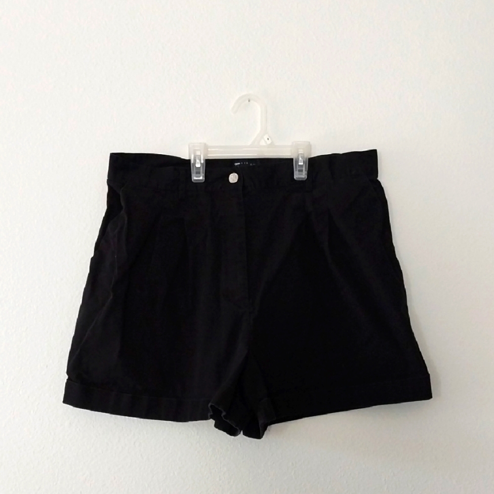 ASOS Women's Cassic Cuffed Black High-Waisted Shorts size 14